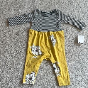 Tea romper size 3-6M NWT